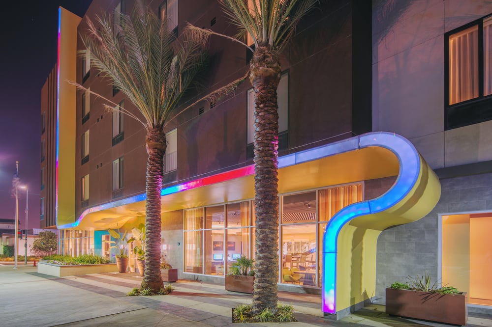 26 Bar & Lounge 11 Photos Lounges Burbank Burbank, CA