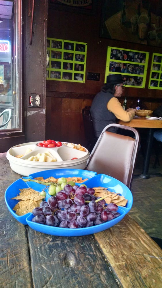 Dick’s Den Dive Bars University District Columbus, OH Reviews