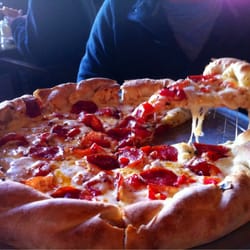 Hernando's Pizza Pub logo