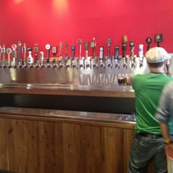 Lucky Pie Pizza & Tap House logo