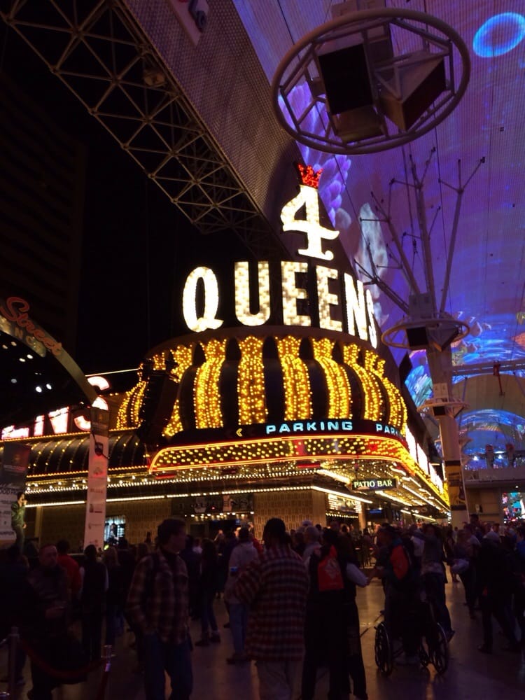 bathrooms in 4 queens casino