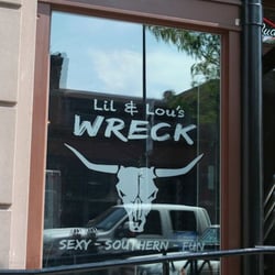 Lil's and Lou's Wreck logo