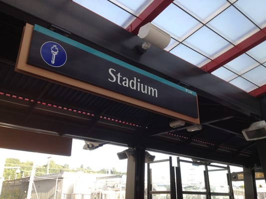 link light rail stadium station train stations seattle light rail stadium station