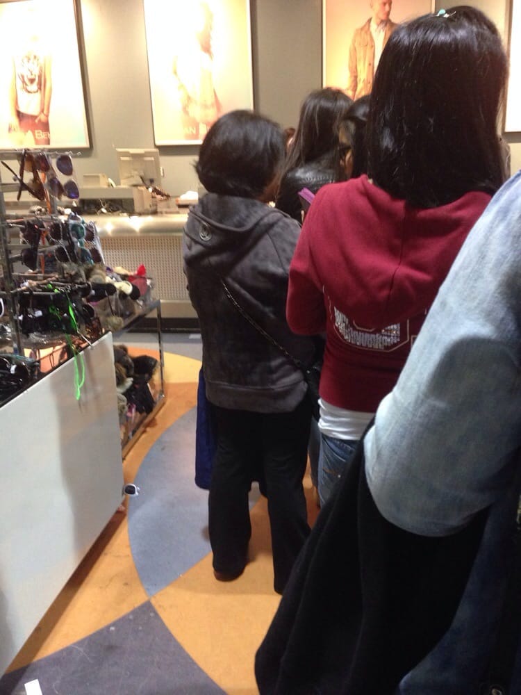 Urban Behavior Women's Clothing Metrotown Burnaby, BC Reviews