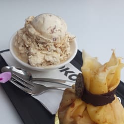 Auckland, cake tiramisu plus Zealand. cream  tiramisu dessert Backpacking auckland New ice