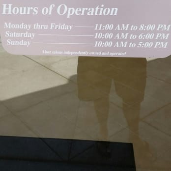 Fantastic Sams hours | Regular business hours Each Fantastic Sam’s has a unique set of established business hours. Typically, a Fantastic Sam’s franchise is open Monday through Friday from 9am–8pm, Saturday 9am-6pm and Sunday 10am–5pm. Fantastic Sam’s is a hair styling franchise; the company first opened its doors in July and has been growing ever since.
