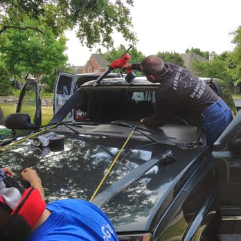 R-N-R Auto Glass - San Antonio, TX, United States. Just doing what they do!