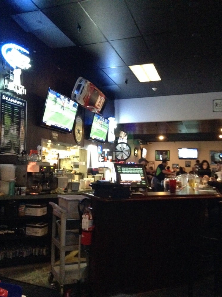 Loose Wheel Bar And Grill 55 Photos Bars Puyallup, WA Reviews