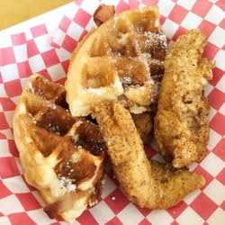Nate's Wings & Waffles logo