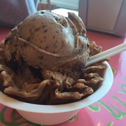 Screamin' Mimi's Ice Cream - Sebastopol, CA, United States. Mimi's mud and rasperry swirl