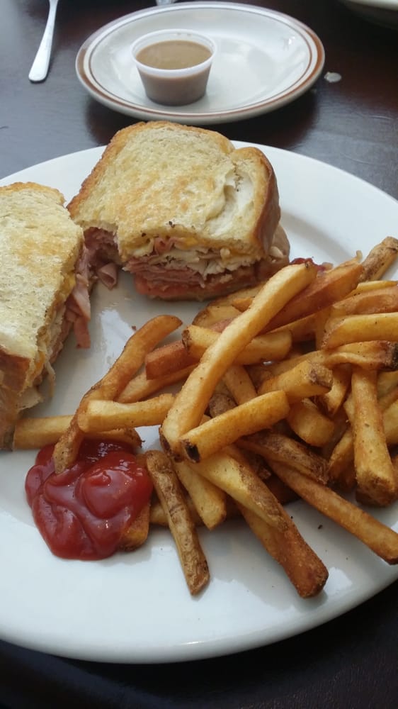 Olivia’s In the Village 12 Photos Italian 6597 Main St