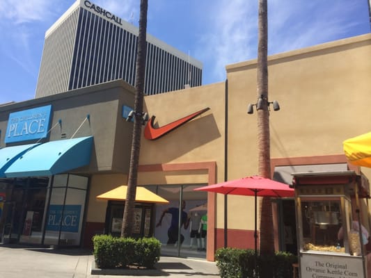 nike outlet store near me now