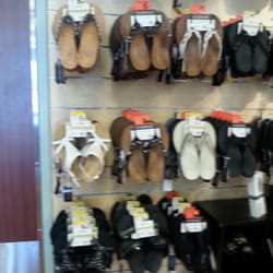 Lucky Feet Shoes logo