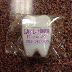 Huang Lisa Dds Incorporated logo