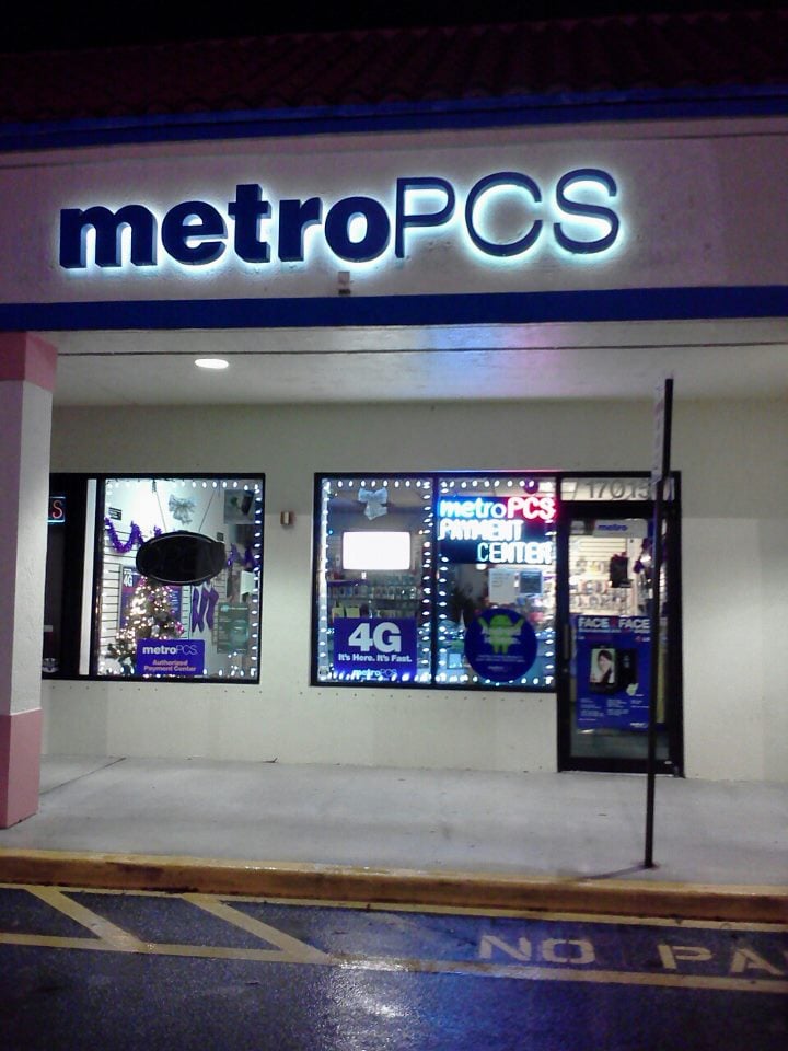 MetroPcs Pembroke Pines Electronics 17015 Pines Blvd Pembroke