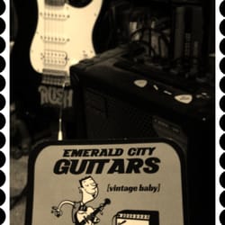 Emerald City Guitars logo