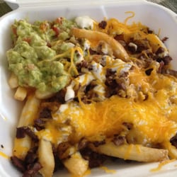 Willy's Market & Deli logo