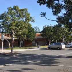 Pay N Play Racquet Ball logo