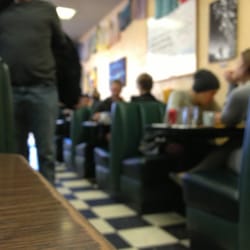 Dots Diner logo