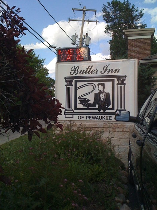 Butler Inn of Pewaukee American (New) Pewaukee, WI Reviews