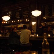 Bavette's Bar & Boeuf - Chicago, IL, United States. Dimly lit and cool atmosphere
