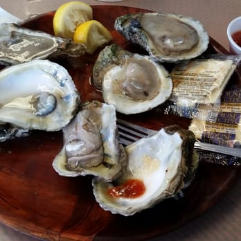 Tarks Of Dania Beach - Dania Beach, FL, United States. A nice half dozen oysters to get things started