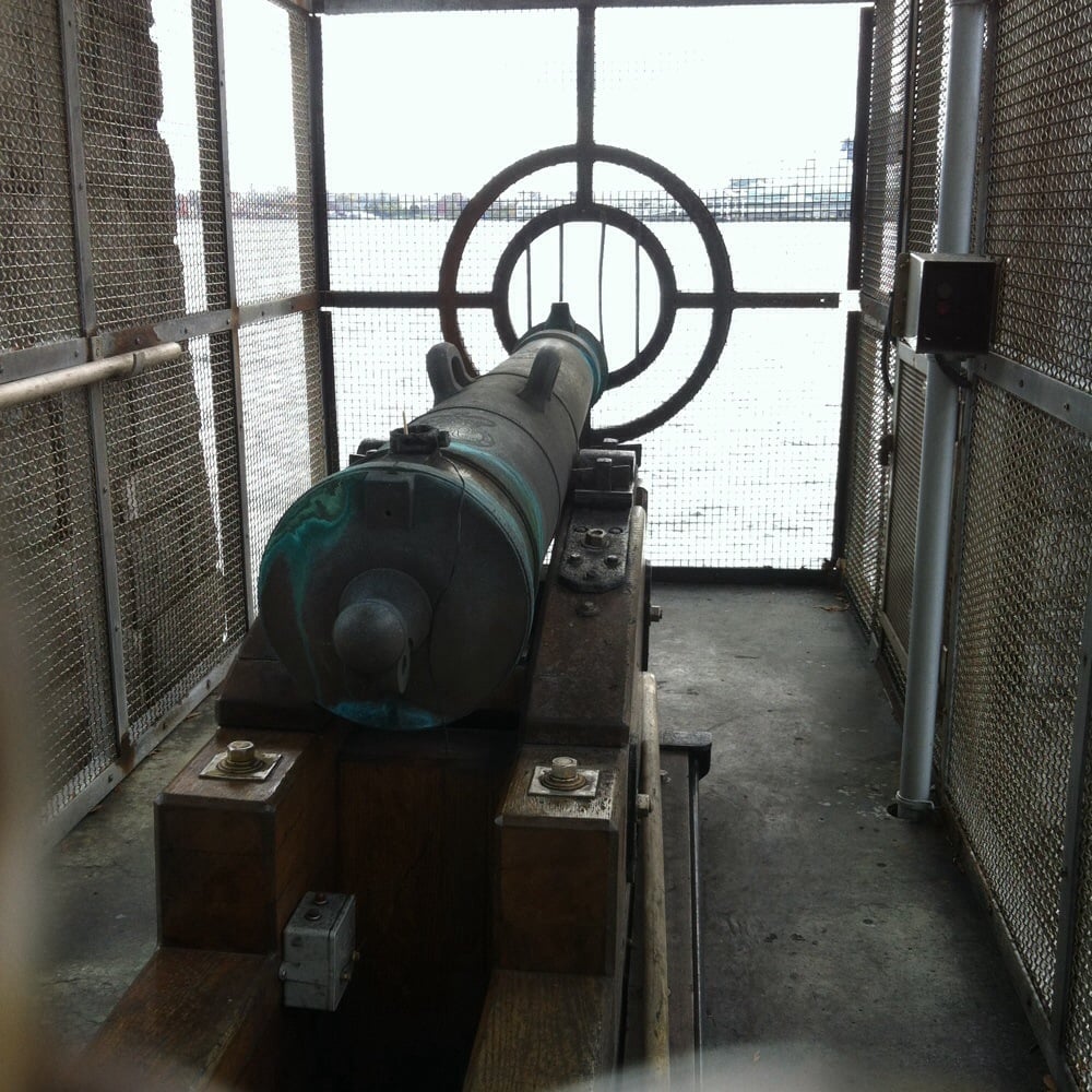 Nine O’Clock Gun Landmarks & Historical Buildings Coal Harbour