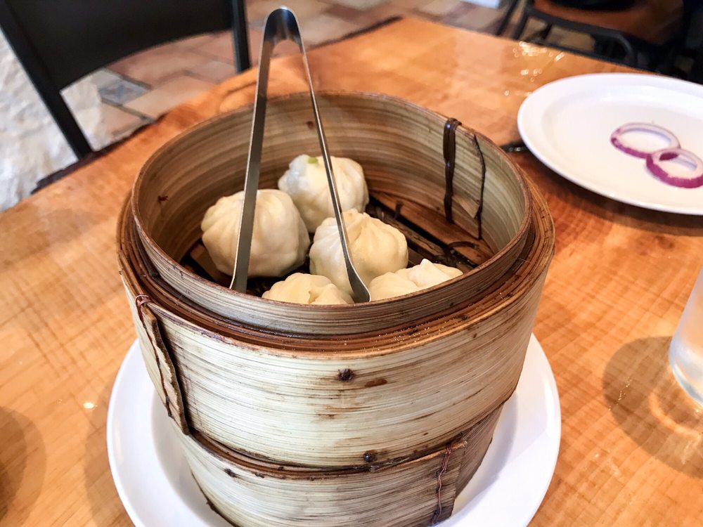 Momo Hut & Gardens
