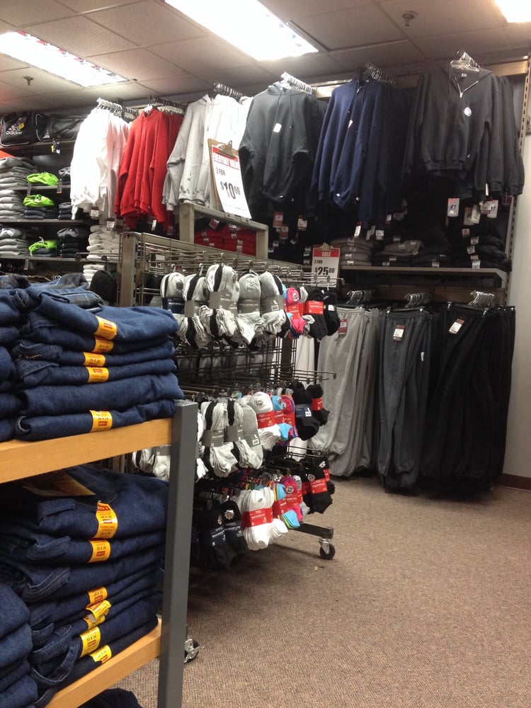 Modell’s Sporting Goods Sports Wear 2000 Rte 38, Cherry Hill, NJ