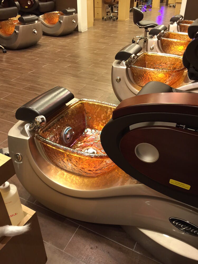 Divine Nail Spa