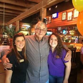 texas roadhouse 43 photos 43 reviews steakhouses 1020 lenoir texas roadhouse uniform