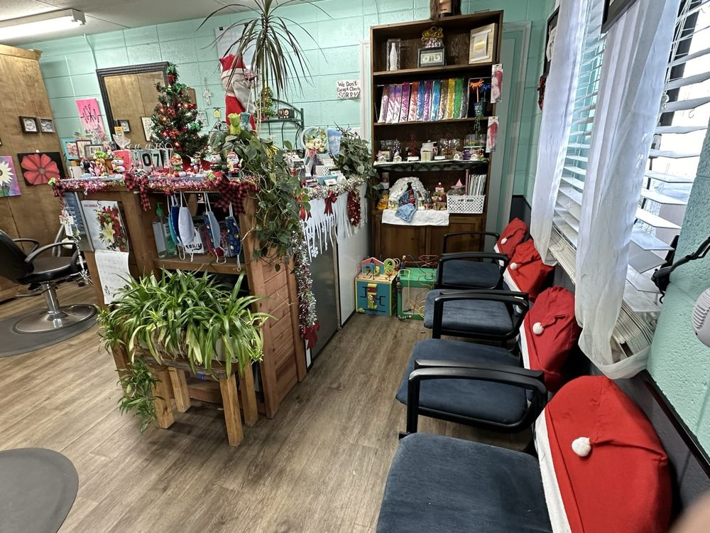 Cuttin Corners Salon