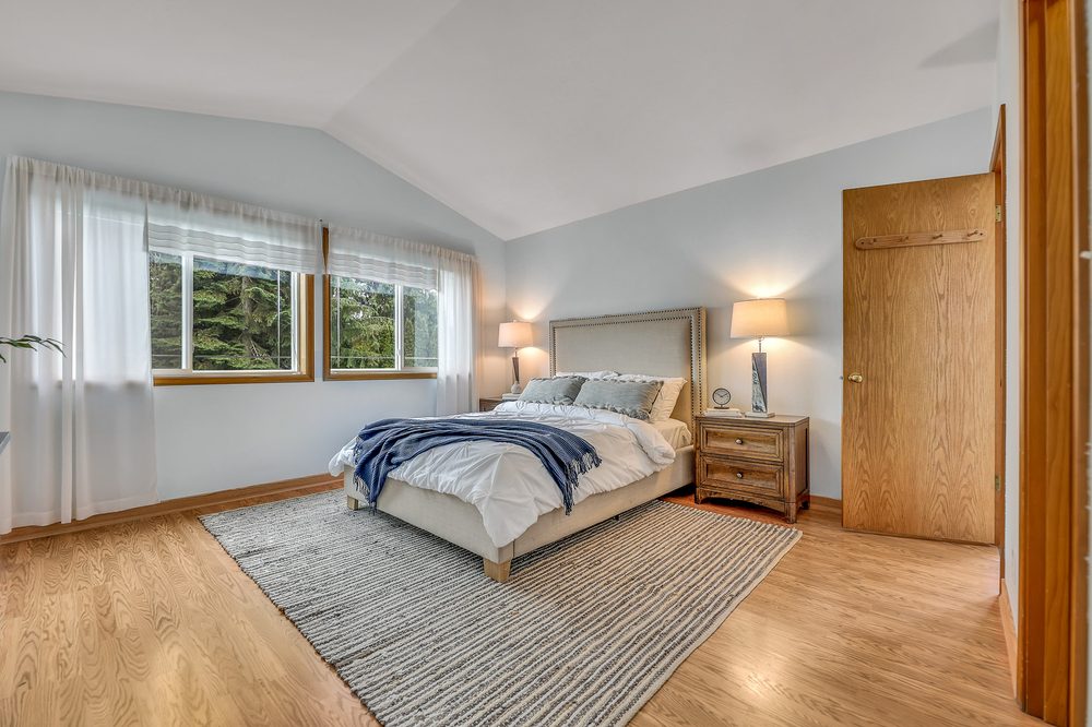 Les Is More Home Staging