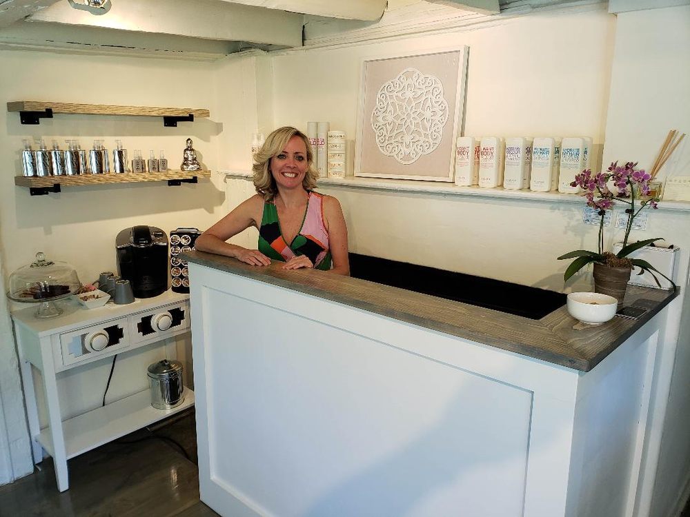 White Cottage salon Hair Salons 154 Danbury Rd, Wilton, CT Phone