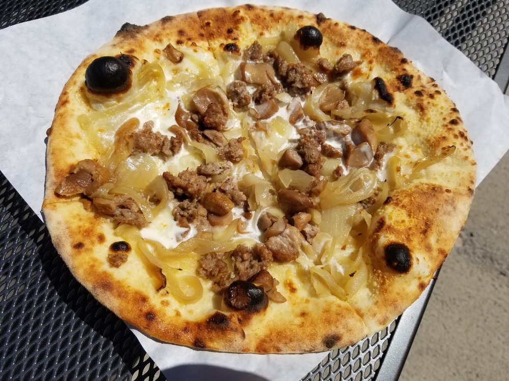 Evviva Woodfired Pizza