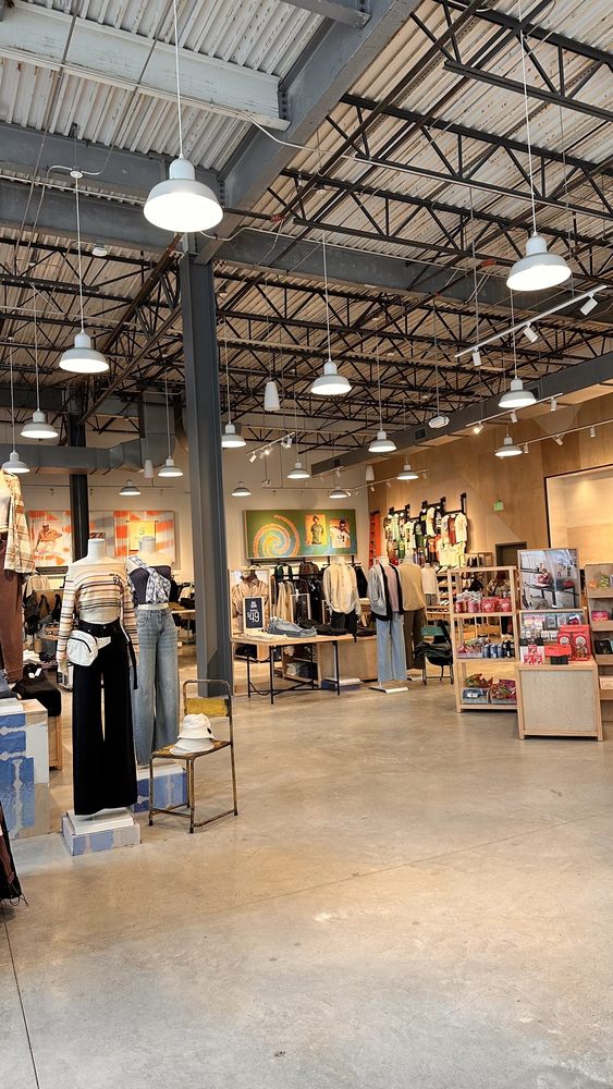 Urban Outfitters - Dania Pointe