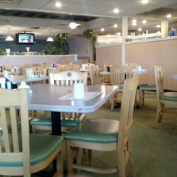 Athens Family Restaurant 25 Photos 37 Reviews Greek 5547 N Photo Of Athens Family Restaurant Milwaukee Wi United States Dining Room