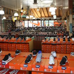 Shoe City 24 Photos Reviews S 3010 Harbor Blvd Photo Of Shoe City Costa Mesa Ca United States