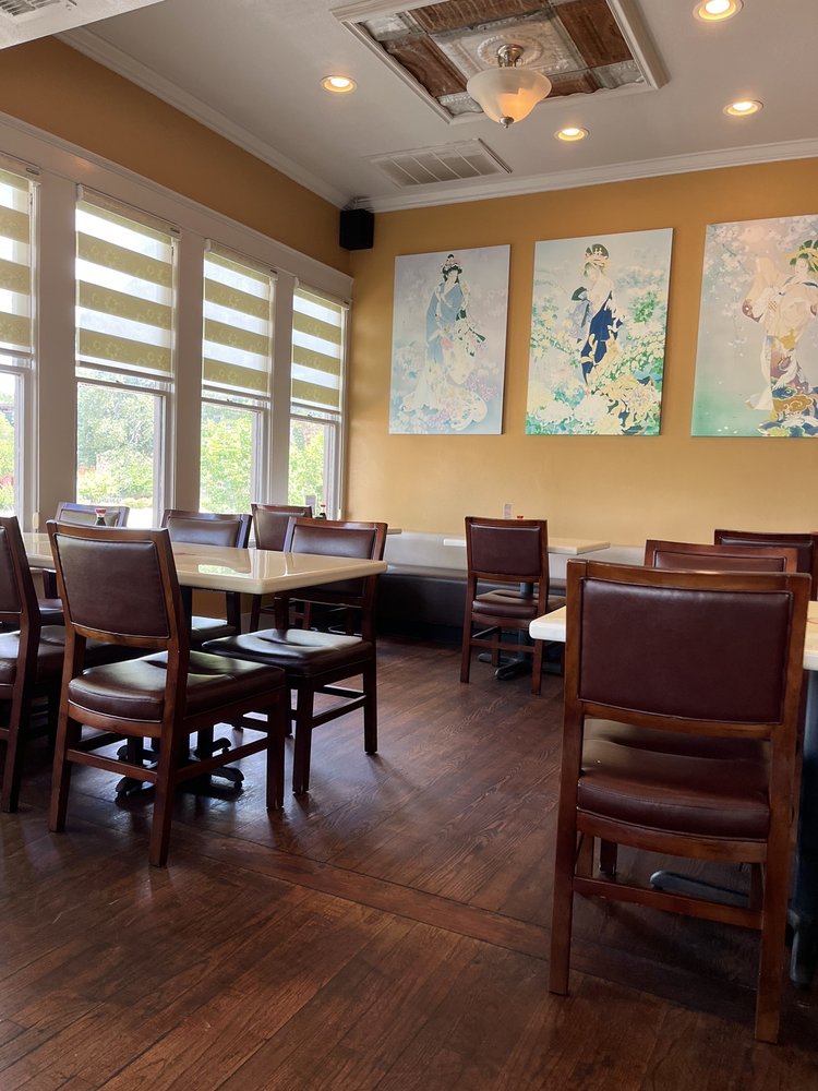 A-Tan Sushi and Asian Bistro