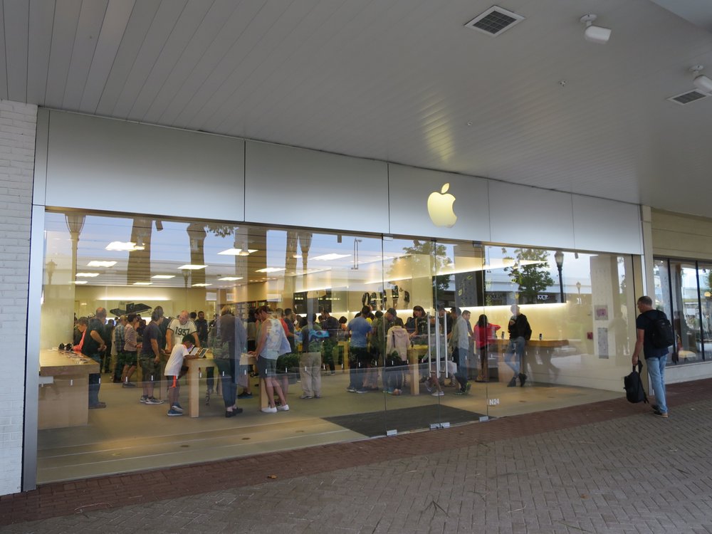 apple store 12 photos 139 reviews computers 4999 old orchard center skokie il united apple store 12 photos 139 reviews computers 4999 old orchard center skokie il united