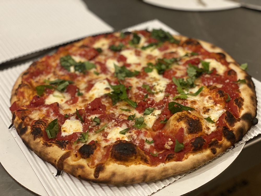 Red and Louie's Pizzeria