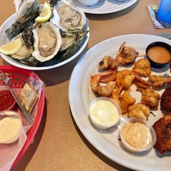 Iguanas Seafood Restaurant 161 Photos 311 Reviews Photo Of Iguanas Seafood Restaurant St Simons Ga United States