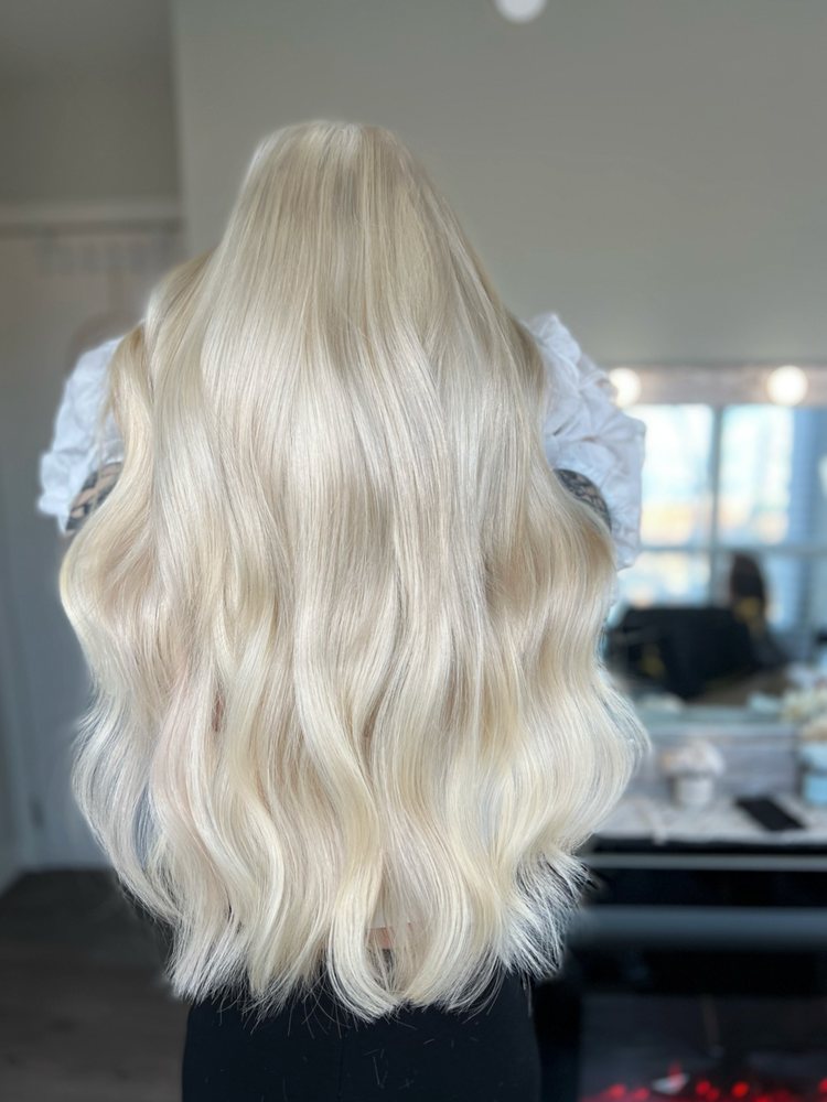 izzi salon