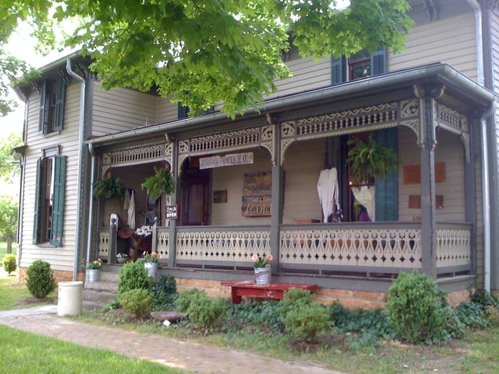 Neena's Farm House Antiques