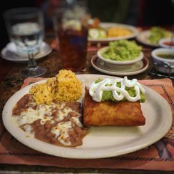Tommy S Mexican Restaurant 396 Photos 1118 Reviews Photo Of Tommy S Mexican Restaurant San Francisco Ca United States En Chimichanga