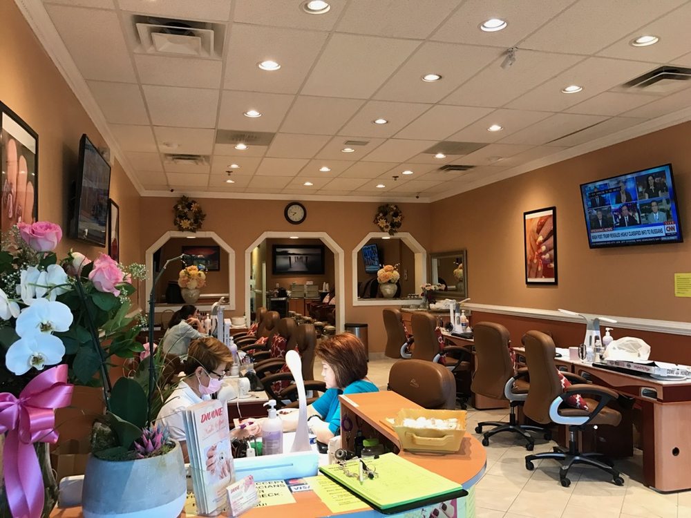 Divine Nail Spa