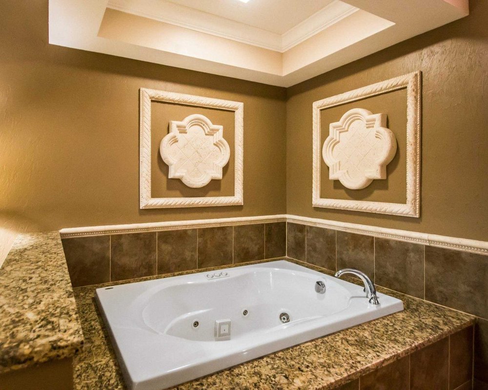 Econo Lodge Inn & Suites Old Saybrook - Westbrook Photo