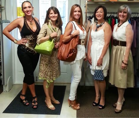 A Dress Change - 23 Photos 