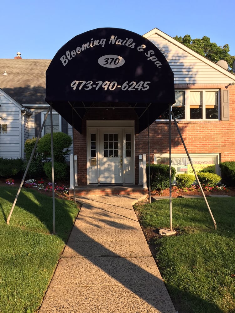 Blooming Nails & Spa 18 Reviews Nail Salons 370 Union Blvd