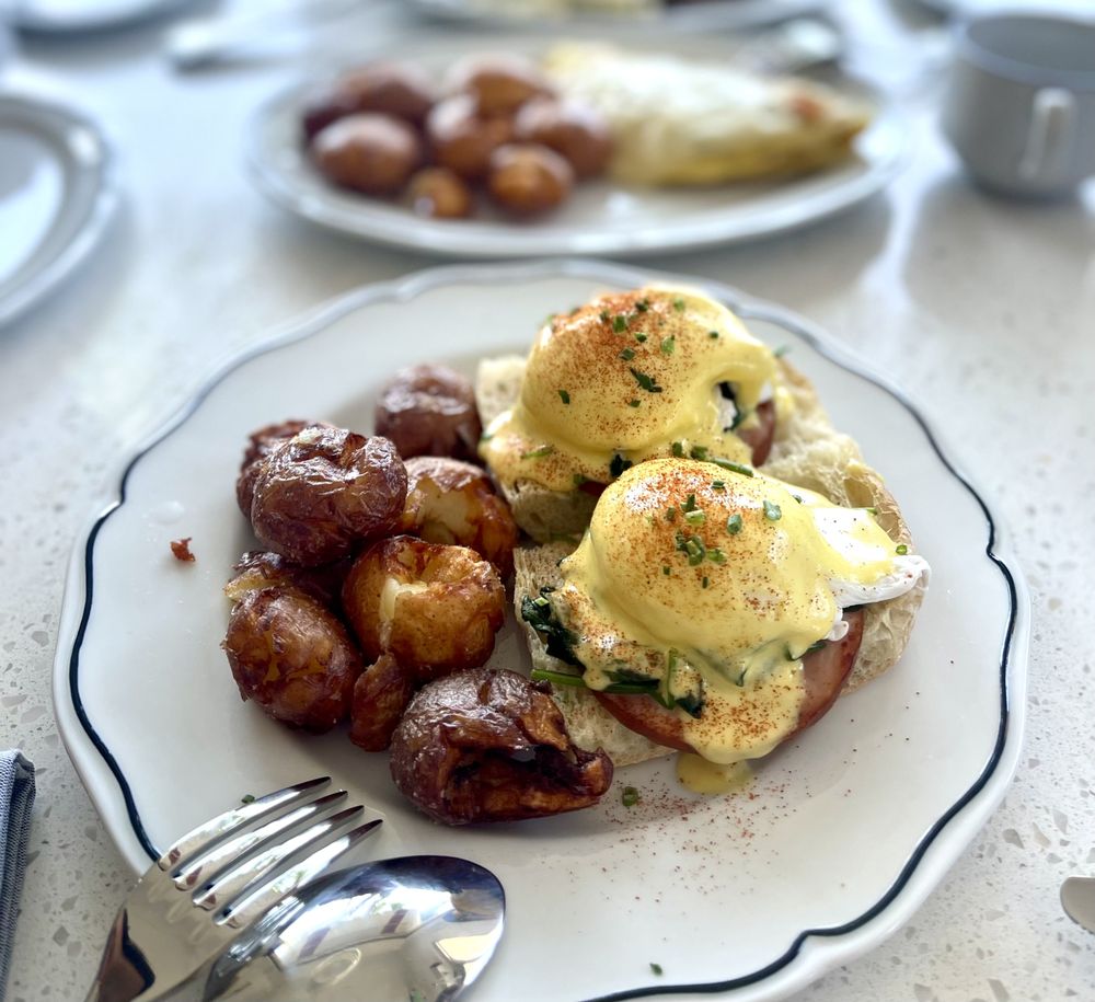 Johnny's, Half Moon Bay Roadtrippers